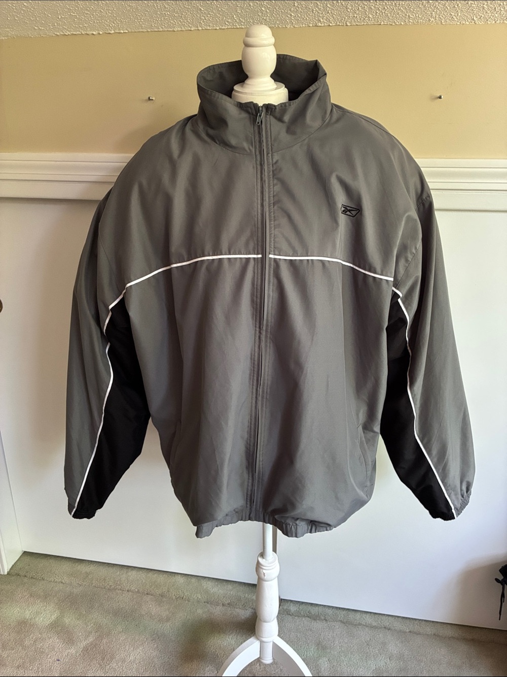 Reebok Gray and Black Men's Windbreaker Jacket with White Piping